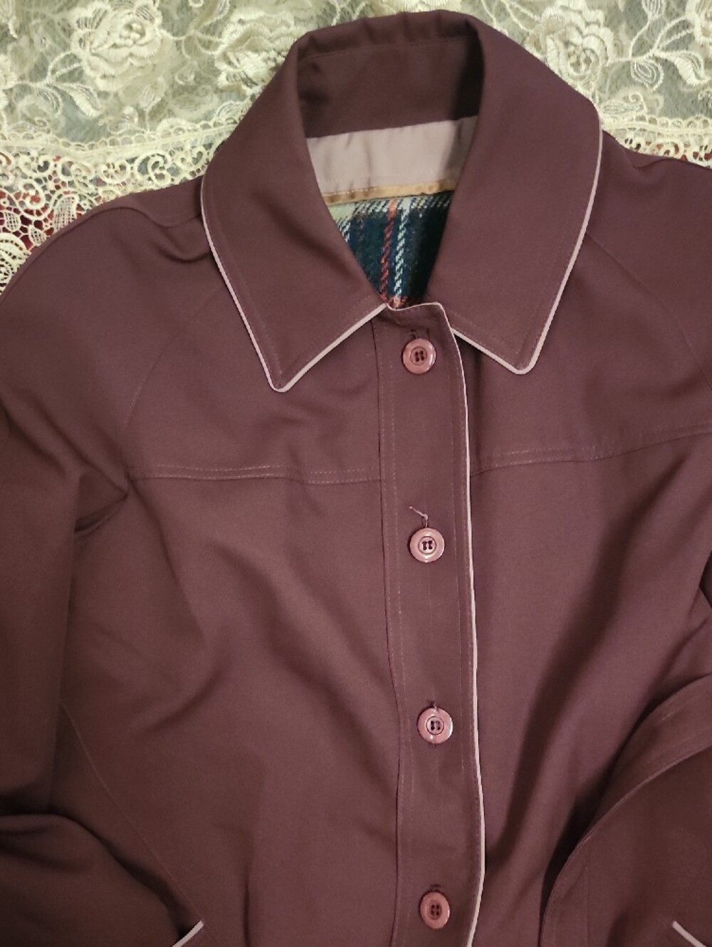 Vintage GEM ๐ Belted Trench Coat with Wool Insert And Soft Pink Piping - Picture 6 of 13